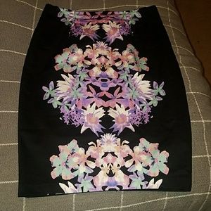 Pencil skirt with floral pattern
